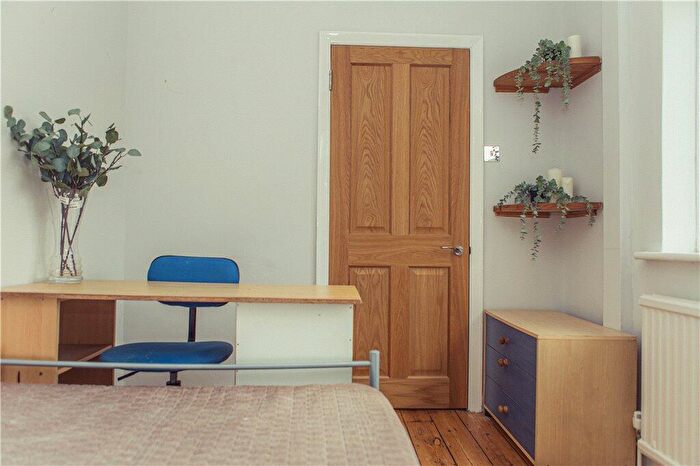 5 Bedroom Semi Detached House To Rent In Guildford, Surrey, GU2