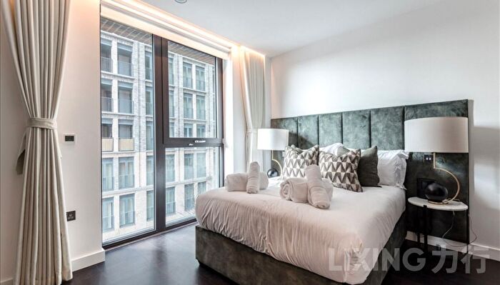 2 Bedroom Flat To Rent In Charles Clowes Walk, Nine Elms, SW11