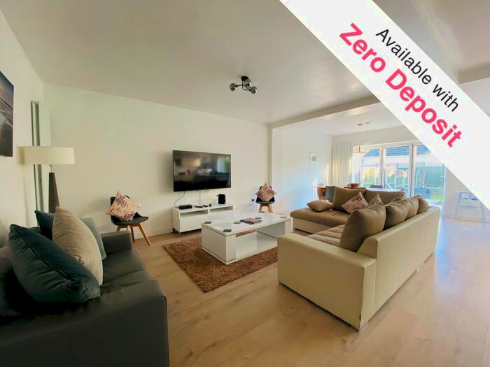 5 Bedroom Detached House To Rent In Sherwood Avenue, Parkstone, Poole BH14