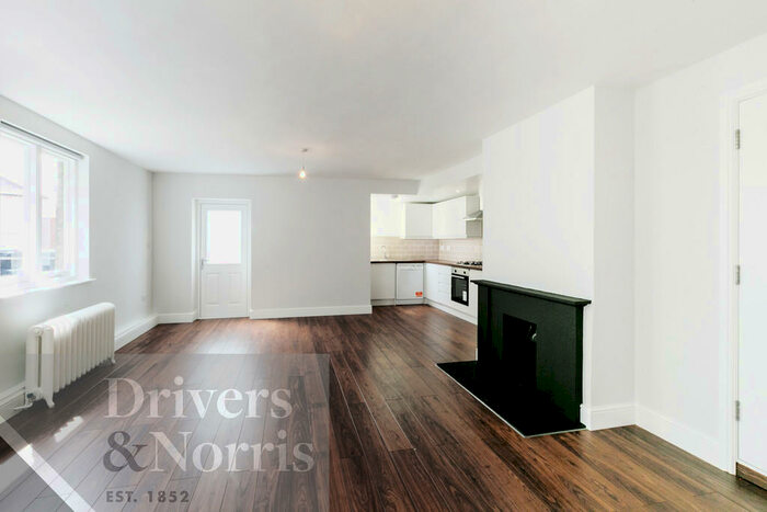 2 Bedroom Apartment To Rent In St. Annes Close, Highgate, London, N10