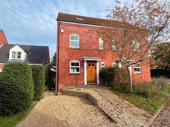 4 Bedroom Semi Detached House To Rent In Quarry Close, Hartpury, GL19