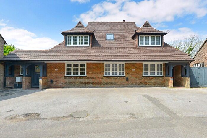 4 Bedroom Semi Detached House For Sale In Ockford Road, Godalming, Surrey, GU7