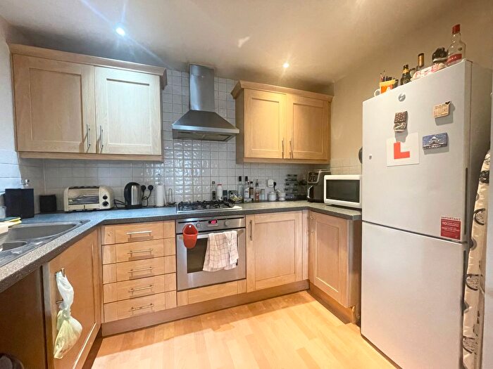2 Bedroom Flat To Rent In Pettacre Close, London, SE28