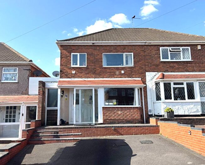3 Bedroom Semi-Detached House For Sale In Eastwood Road, Great Barr, Birmingham, B43