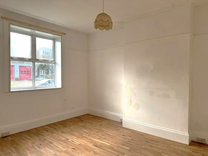1 Bedroom Detached House To Rent In Privett Road, Gosport, Hampshire, PO12