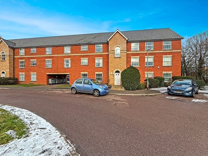 2 Bedroom Flat For Sale In Chadwick Drive, Braintree, CM7