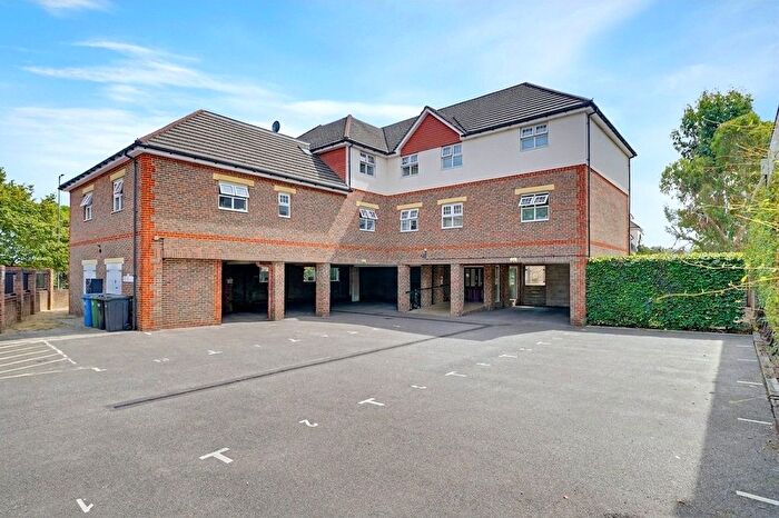 2 Bedroom Flat For Sale In Batavia Road, Sunbury-On-Thames, TW16