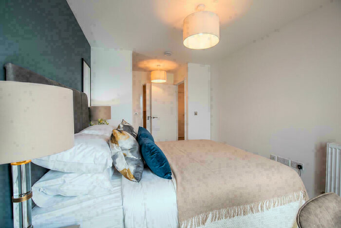 2 Bedroom Apartment To Rent In Vantage Tower, Centenary Plaza, SO19