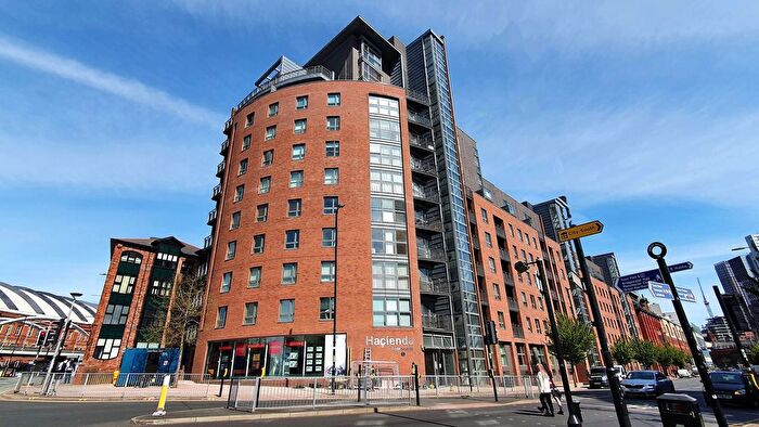 2 Bedroom Flat To Rent In - Whitworth Street, Manchester, M1