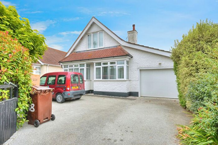3 Bedroom Bungalow For Sale In Sefton Avenue, Bognor Regis, West Sussex, PO21