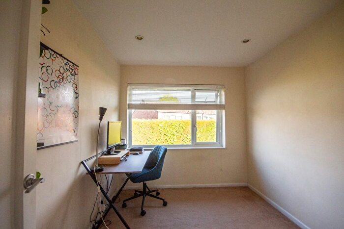 2 Bedroom Flat For Sale In De Freville Road, Great Shelford, Cambridge, CB22