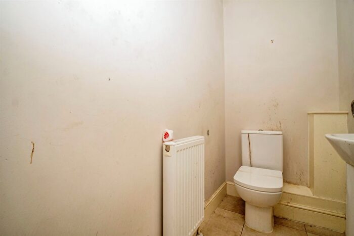 1 Bedroom Flat For Sale In Salisbury Mews, High Street, Fordington, Dorchester, DT1