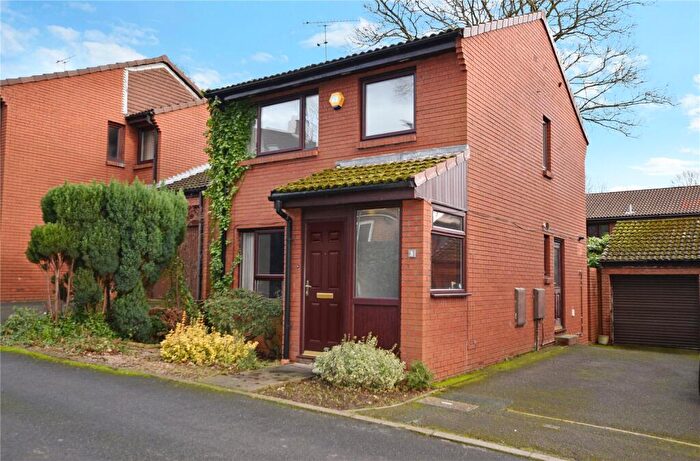 3 Bedroom Detached House For Sale In Summerhill Place, Leeds, West Yorkshire, LS8