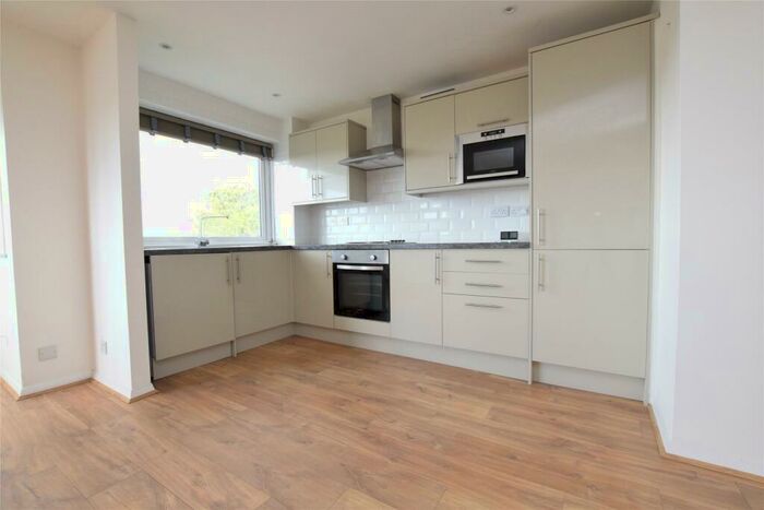 2 Bedroom Apartment To Rent In Carlton Close, Upminster, Essex, RM14