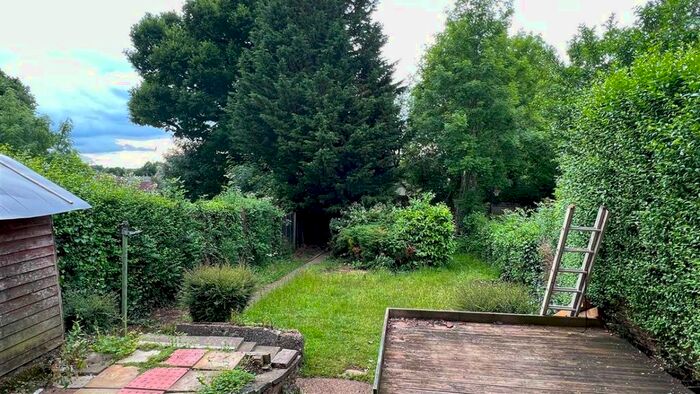 3 Bedroom Flat To Rent In Hillside Avenue, Borehamwood, WD6