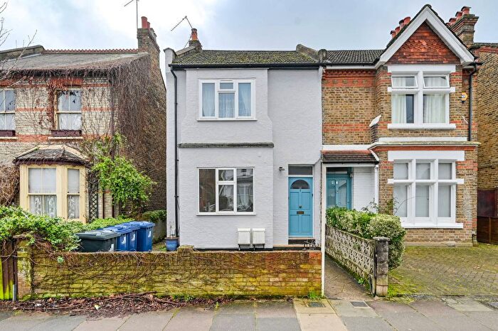 2 Bedroom Flat For Sale In Arlington Road, West Ealing, London, W13