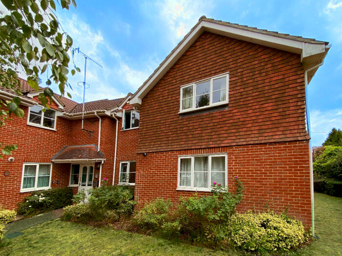 1 Bedroom Apartment To Rent In Ash Church Mews, Aldershot, GU12