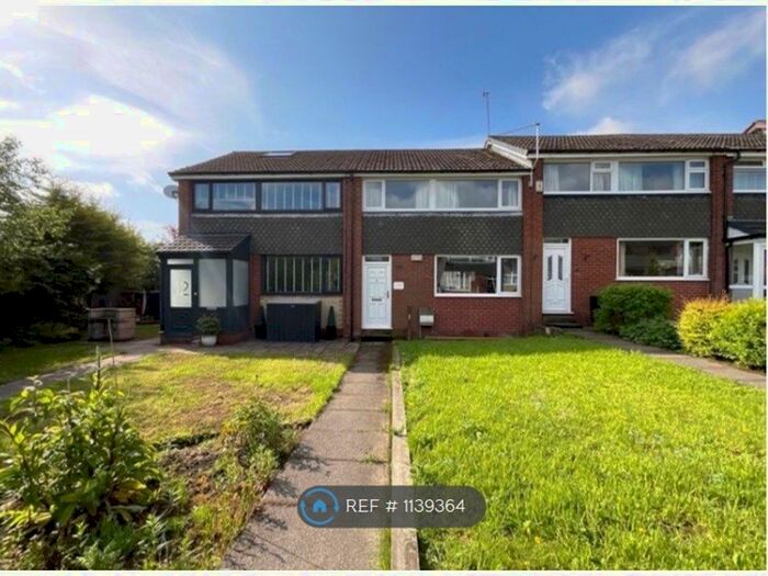 3 Bedroom Terraced House To Rent In Berkley Walk, Rochdale, OL15