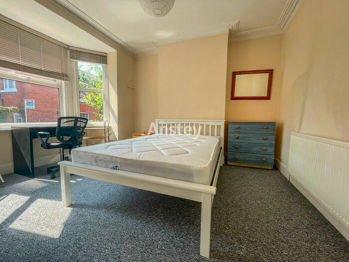 4 Bedroom Terraced House To Rent In Highfield Lane, Southampton, SO17