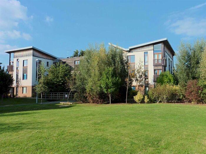1 Bedroom Flat To Rent In Cowleaze, Chippenham, SN15