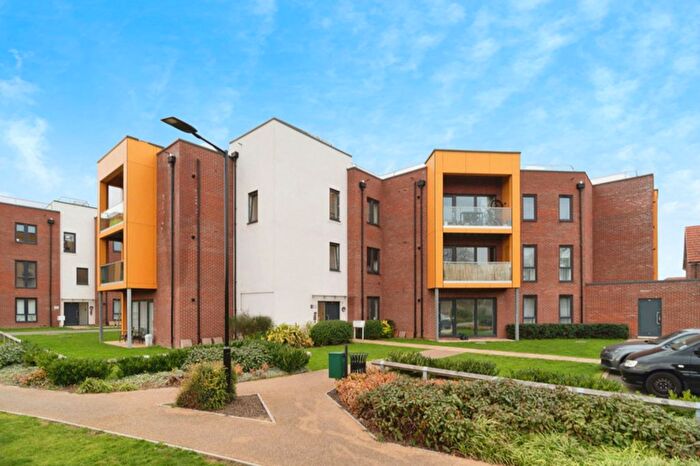 2 Bedroom Flat For Sale In Cole Court, Southend-On-Sea, SS2