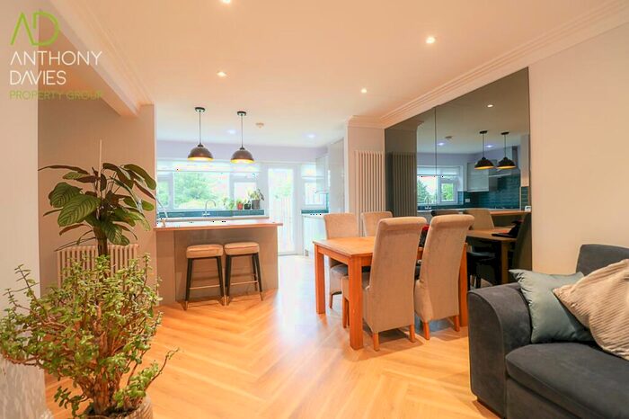 3 Bedroom End Of Terrace House To Rent In Greencoates, Hertford, SG13