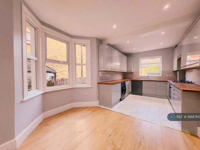 3 Bedroom Terraced House To Rent In Hinstock Road, London, SE18