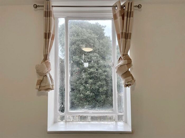 2 Bedroom Apartment For Sale In St. Mary Street, Weymouth, DT4