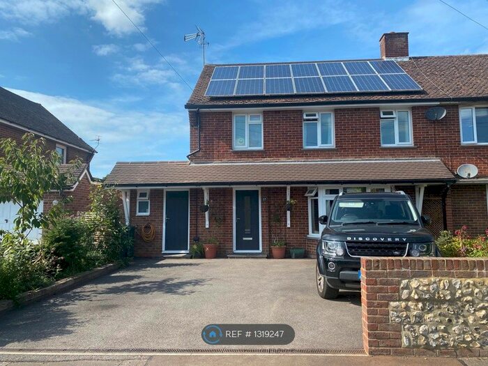 4 Bedroom Semi-Detached House To Rent In Oliver Whitby Road, Chichester PO19