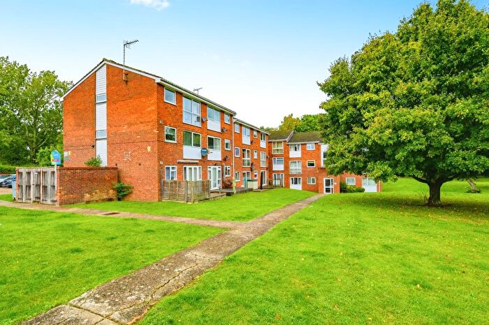 2 Bedroom Flat For Sale In Nightingale Walk, Hemel Hempstead, HP2