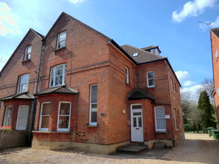 1 Bedroom Flat To Rent In Beaconsfield Road, St Albans, AL1