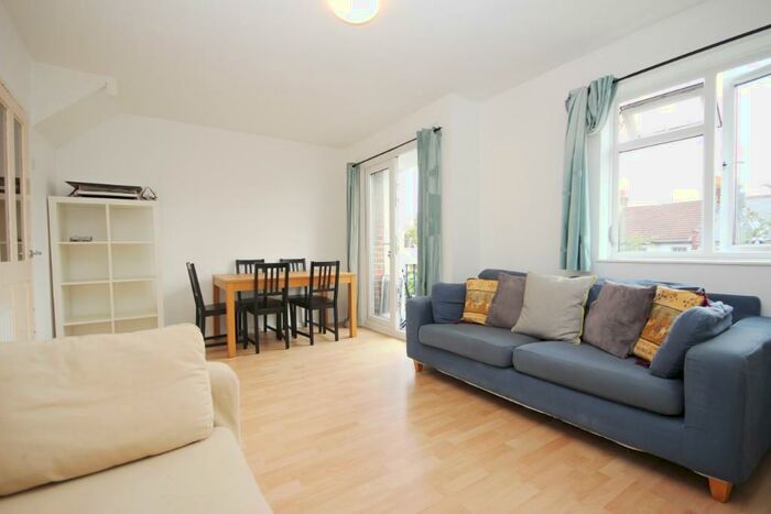 2 Bedroom Flat To Rent In Matlock Road, London, E10