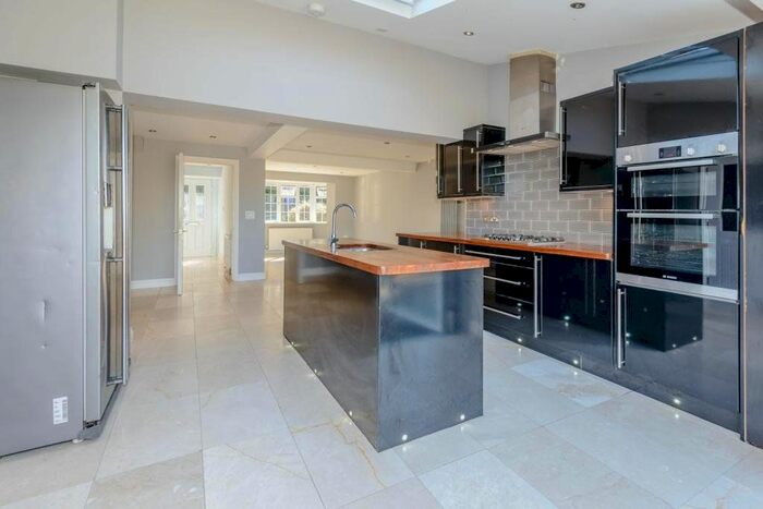 4 Bedroom Semi-Detached House To Rent In Bittams Lane, Chertsey, Surrey, KT16