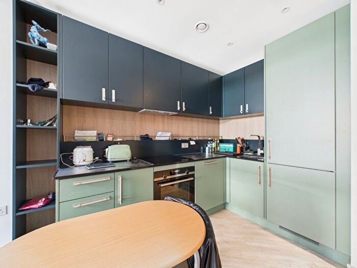 1 Bedroom Flat To Rent In Eden Grove, Staines-Upon-Thames, Surrey, TW18