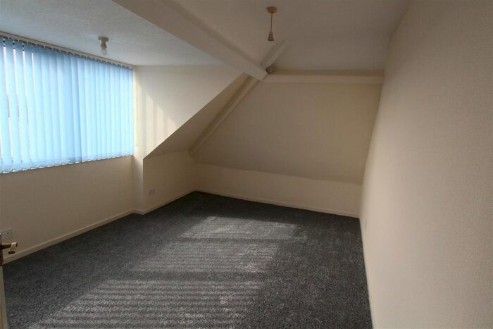 2 Bedroom Flat To Rent In Marlborough Avenue, Princes Avenue, Hull, HU5