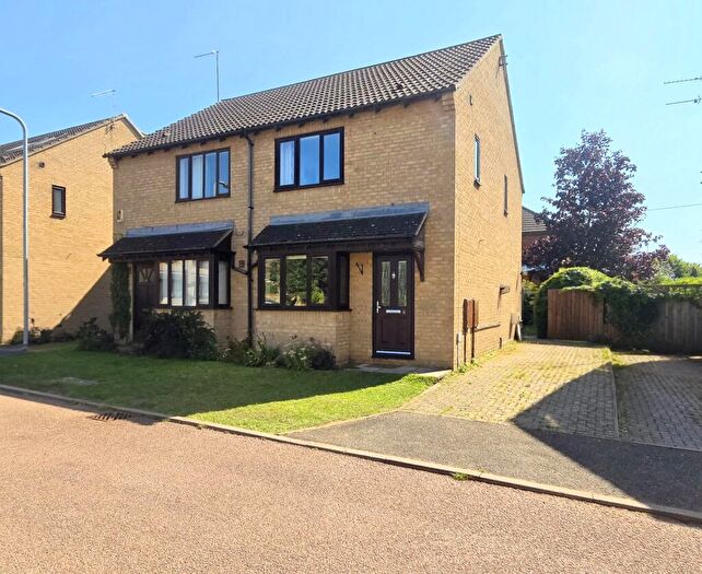 3 Bedroom Semi-Detached House For Sale In Bridle Close, Brafield On The Green, NN7