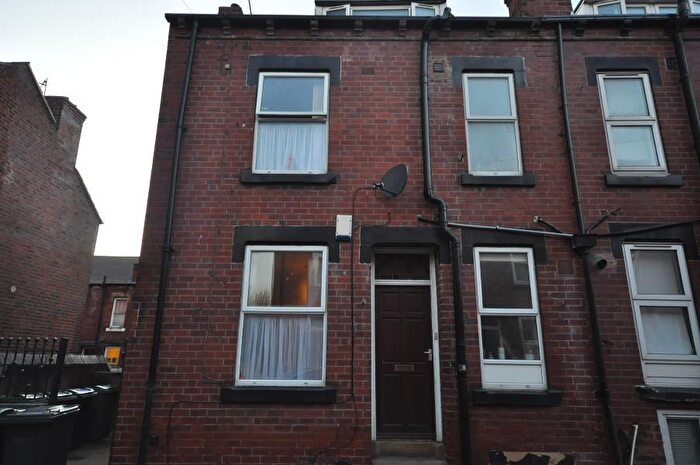 2 Bedroom Terraced House To Rent In Thornville Avenue, Hyde Park, Leeds, LS6
