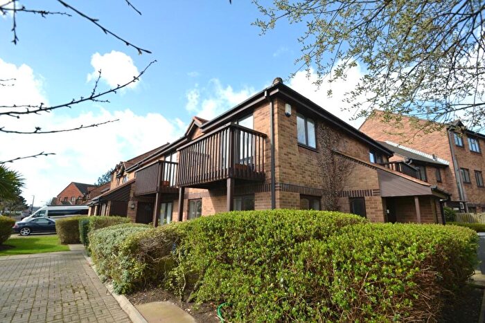 2 Bedroom Flat To Rent In Baiter Park, BH15