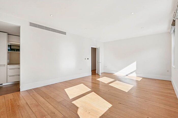 1 Bedroom Flat To Rent In Cavalry Square, London, SW3