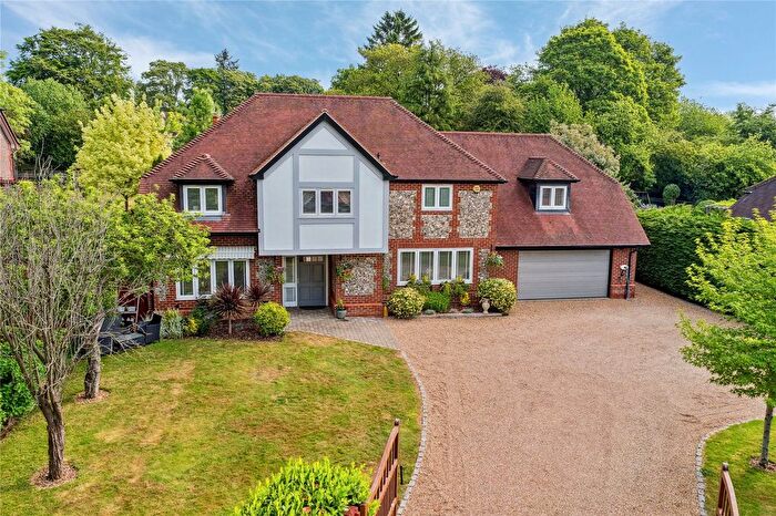 5 Bedroom Detached House For Sale In Chiltern Road, Peppard Common, Henley-On-Thames, Oxfordshire, RG9