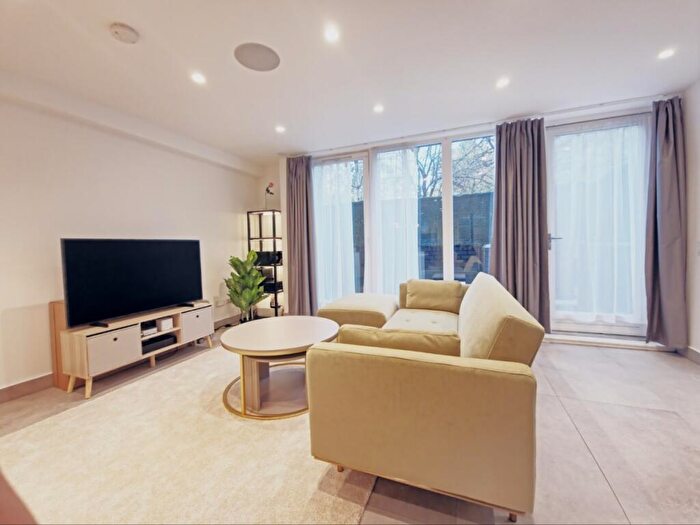 3 Bedroom Apartment For Sale In Naylor Building, E1