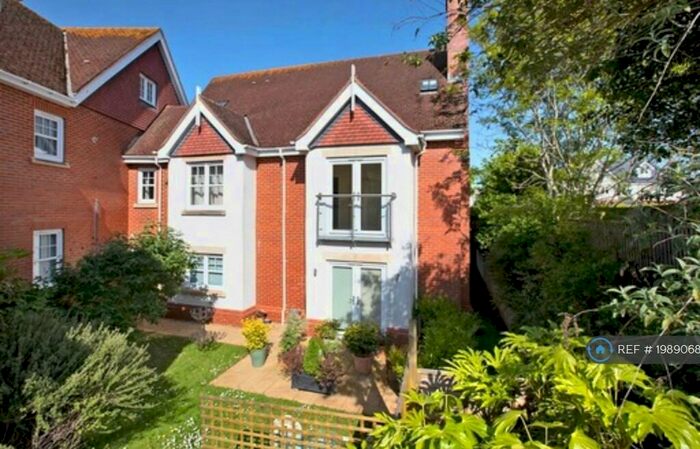 2 Bedroom Flat To Rent In Aliston House, Exmouth, EX8