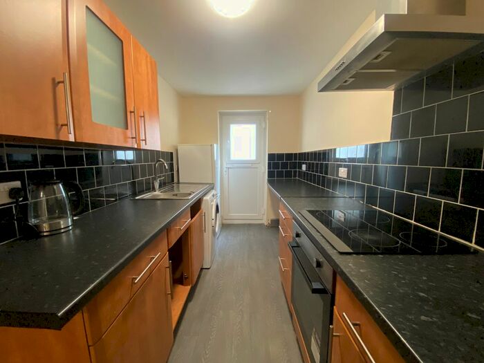 2 Bedroom Flat To Rent In Mansel Street, Swansea, SA1