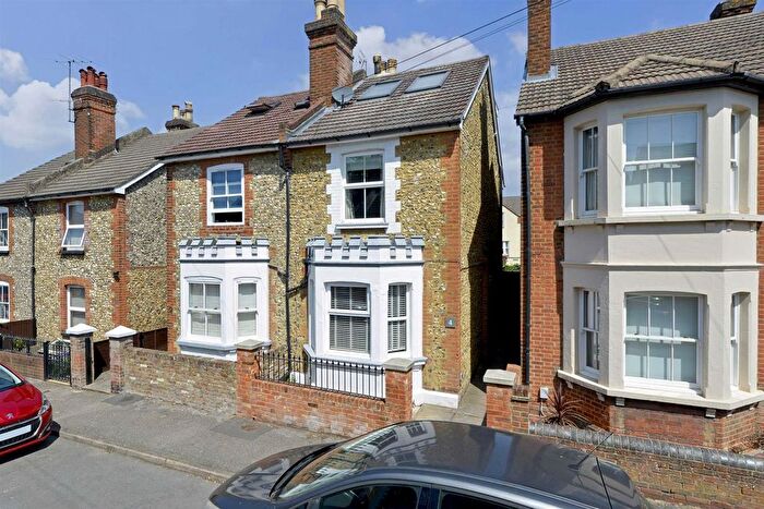 3 Bedroom Semi Detached House For Sale In Park Road, Guildford, GU1