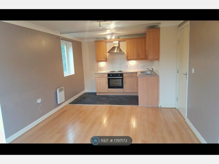 2 Bedroom Flat To Rent In Chingford, London, E4