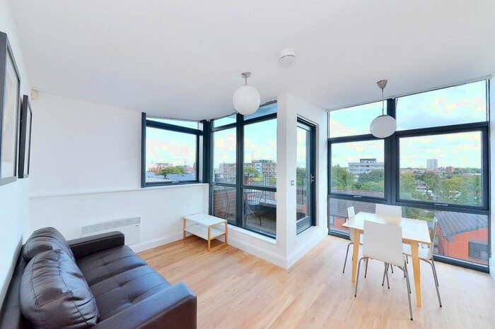 3 Bedroom Penthouse To Rent In Rickman Drive, Birmingham, B15