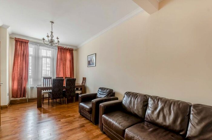 3 Bedroom Terraced House To Rent In Vant Road, Tooting, London, SW17
