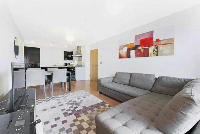 2 Bedroom Flat To Rent In City Peninsula, Barge Walk, London, SE10