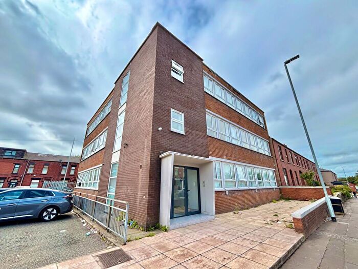 1 Bedroom Flat To Rent In Spotland Road, Rochdale, OL12
