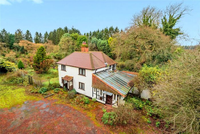 3 Bedroom Detached House For Sale In Artington, Guildford GU3